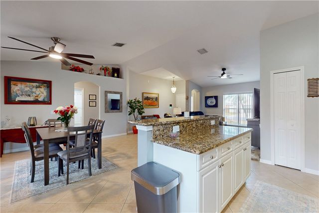 591 High Hawk Circle, Vero Beach, FL 32962