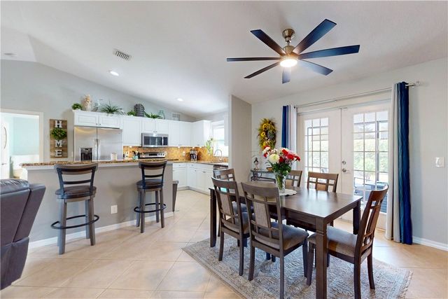 591 High Hawk Circle, Vero Beach, FL 32962