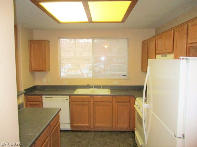 833 ASPEN PEAK Loop 2215, Henderson, NV 89011