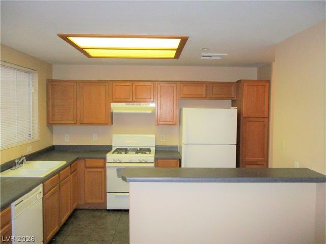 833 ASPEN PEAK Loop 2215, Henderson, NV 89011