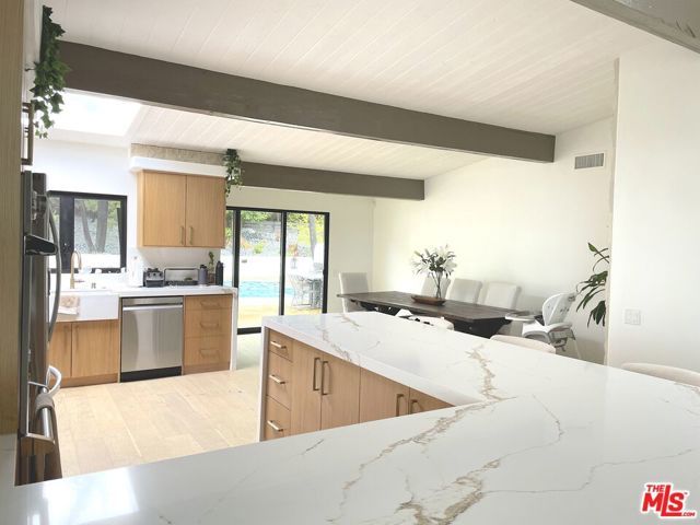 1341 Charmel Place, Pacific Palisades (los Angeles), CA 90272