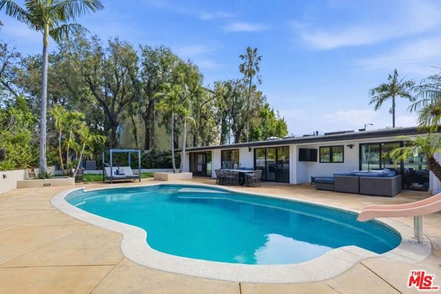 1341 Charmel Place, Pacific Palisades (los Angeles), CA 90272