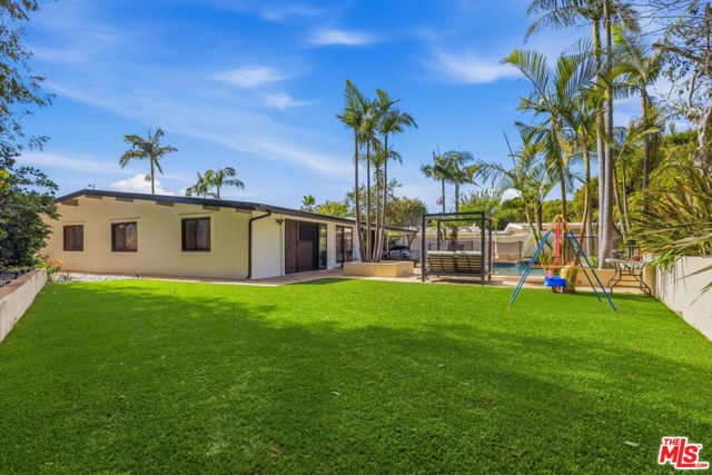 1341 Charmel Place, Pacific Palisades (los Angeles), CA 90272