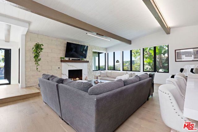 1341 Charmel Place, Pacific Palisades (los Angeles), CA 90272