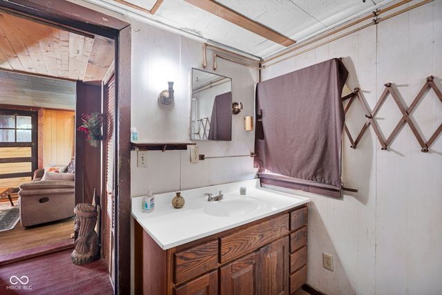 16030 S Ferguson Road, Columbus, IN 47201