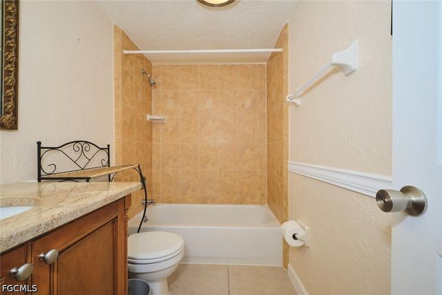 6777 Winkler RD 142, Fort Myers, FL 33919