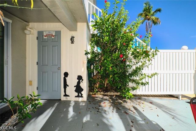 6777 Winkler RD 142, Fort Myers, FL 33919