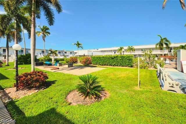 6777 Winkler RD 142, Fort Myers, FL 33919