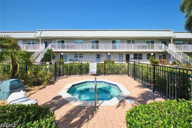 6777 Winkler RD 142, Fort Myers, FL 33919