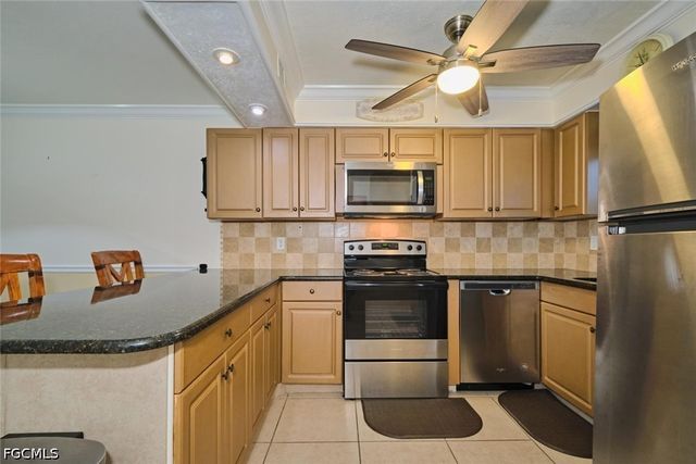6777 Winkler RD 142, Fort Myers, FL 33919