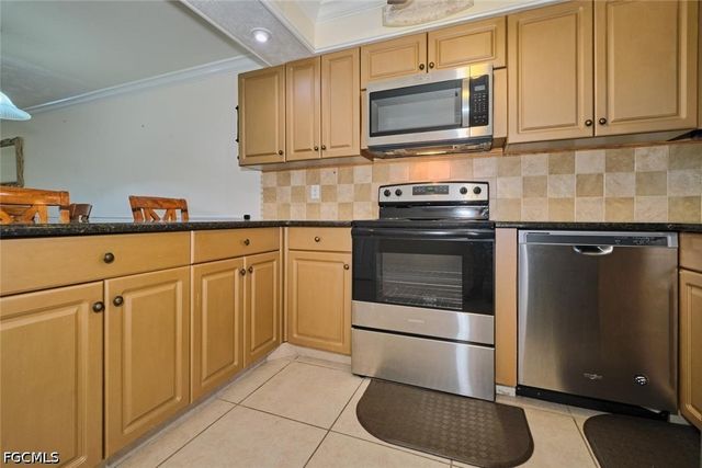 6777 Winkler RD 142, Fort Myers, FL 33919