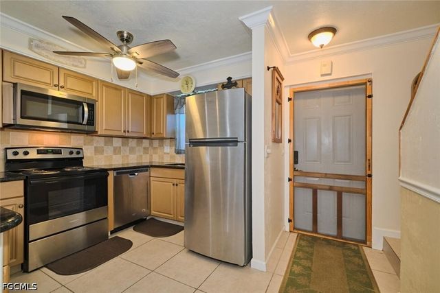 6777 Winkler RD 142, Fort Myers, FL 33919