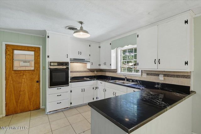 703 Franklin Drive, Clinton, MS 39056
