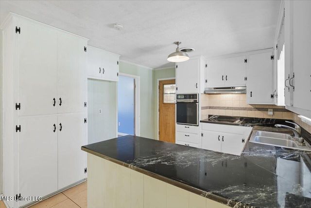 703 Franklin Drive, Clinton, MS 39056