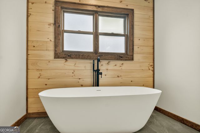 223 Bent Wood Lane, Blue Ridge, GA 30513