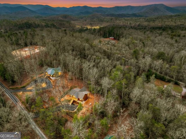 223 Bent Wood Lane, Blue Ridge, GA 30513