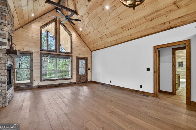 223 Bent Wood Lane, Blue Ridge, GA 30513