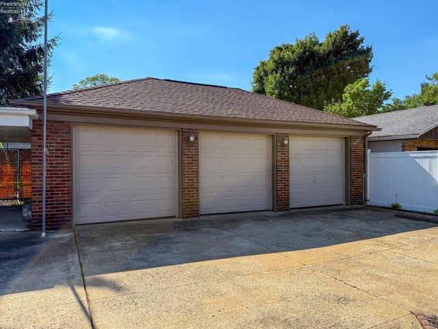 1031 Columbus Avenue, Sandusky, OH 44870