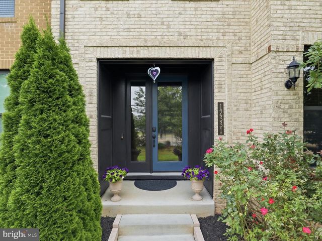12331 YELLOW BUCKEYE WAY, Fairfax, VA 22030