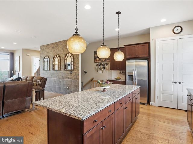 12331 YELLOW BUCKEYE WAY, Fairfax, VA 22030
