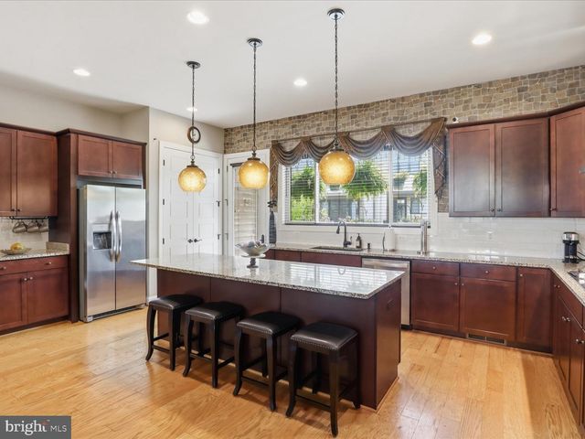 12331 YELLOW BUCKEYE WAY, Fairfax, VA 22030