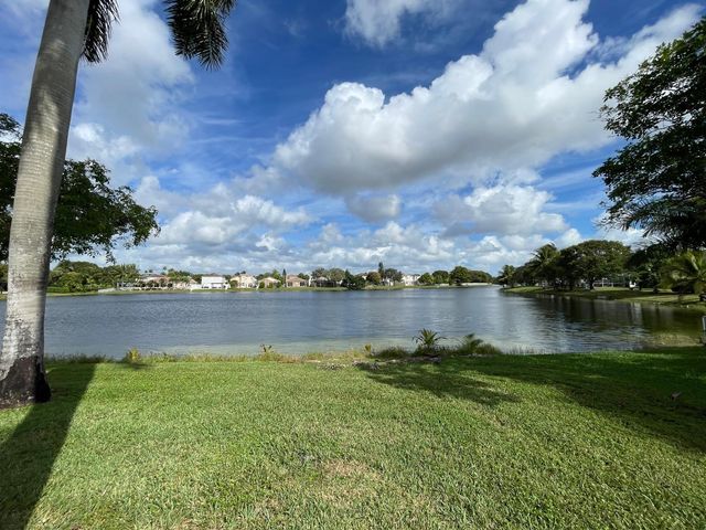 140 NW 151st Ave, Pembroke Pines, FL 33028