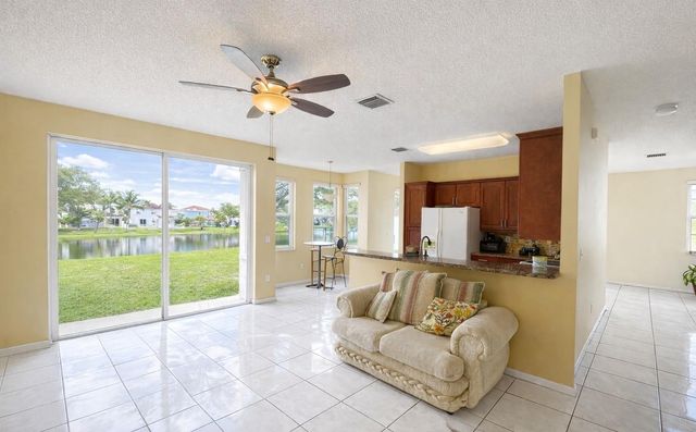 140 NW 151st Ave, Pembroke Pines, FL 33028