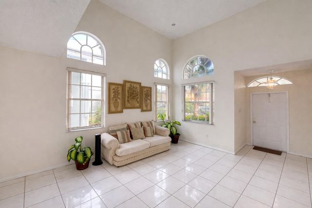 140 NW 151st Ave, Pembroke Pines, FL 33028