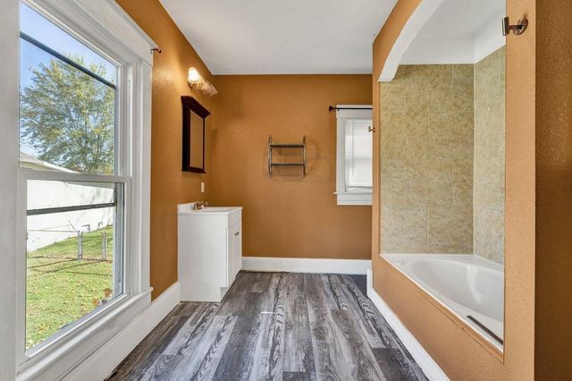 523 Ohio Avenue, Etowah, TN 37331