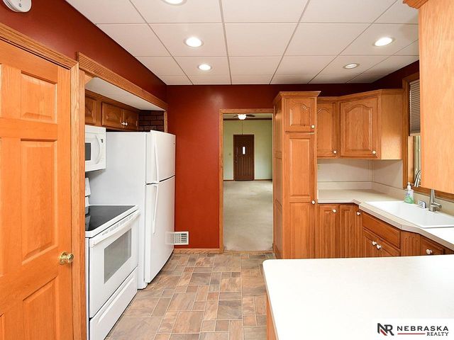 2242 N 56th Street, Lincoln, NE 68504