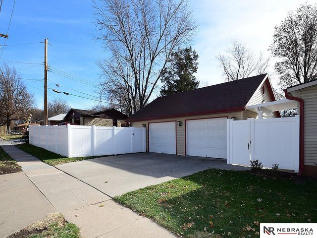 2242 N 56th Street, Lincoln, NE 68504