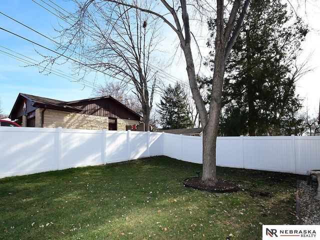 2242 N 56th Street, Lincoln, NE 68504
