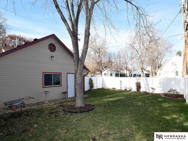 2242 N 56th Street, Lincoln, NE 68504