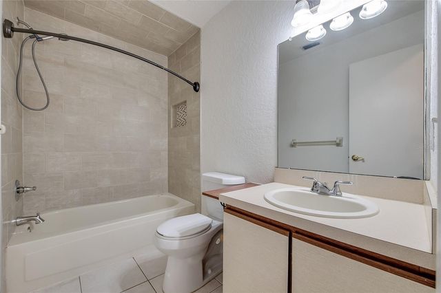 16547 LAKE BRIGADOON CIRCLE, Tampa, FL 33618