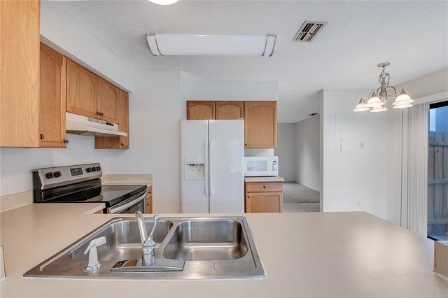 16547 LAKE BRIGADOON CIRCLE, Tampa, FL 33618