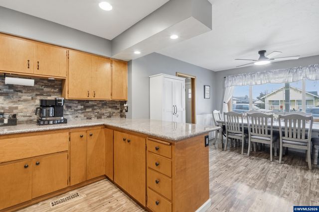 765 13th Av SE, Albany, OR 97322