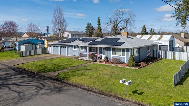 765 13th Av SE, Albany, OR 97322