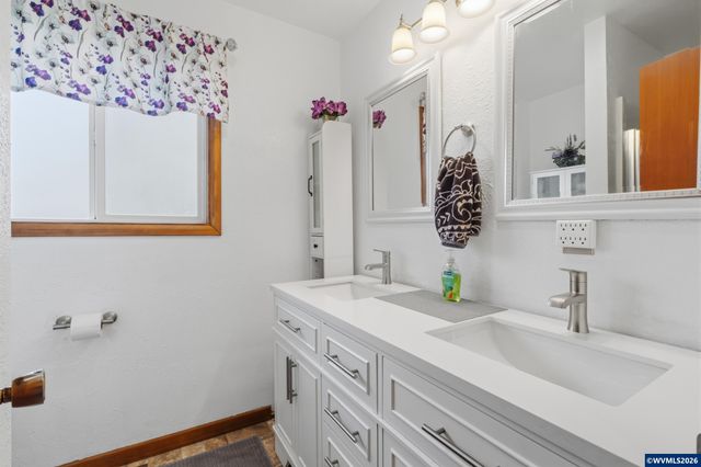 765 13th Av SE, Albany, OR 97322