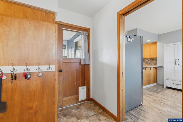 765 13th Av SE, Albany, OR 97322