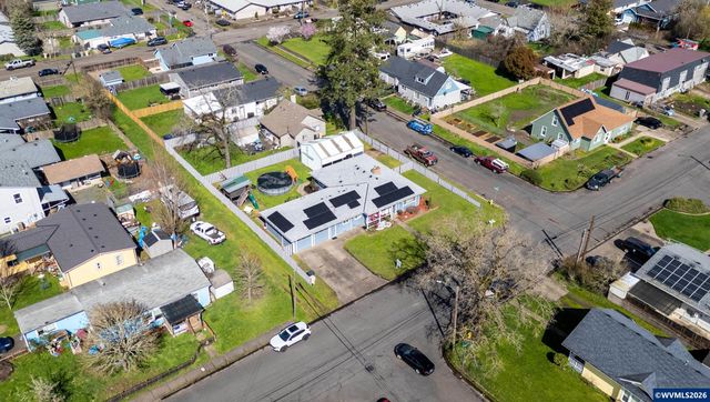 765 13th Av SE, Albany, OR 97322