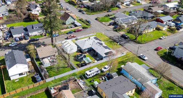 765 13th Av SE, Albany, OR 97322