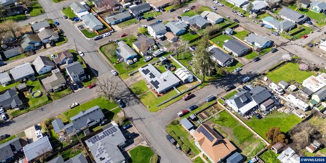 765 13th Av SE, Albany, OR 97322