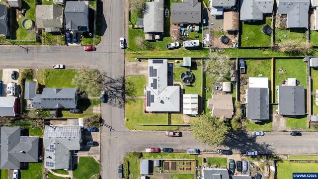 765 13th Av SE, Albany, OR 97322