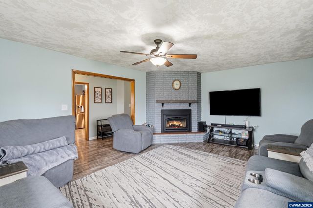 765 13th Av SE, Albany, OR 97322