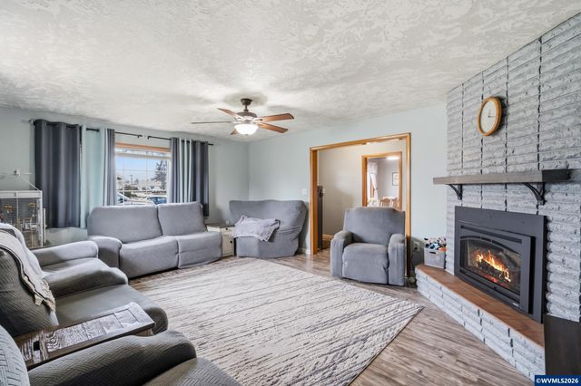 765 13th Av SE, Albany, OR 97322