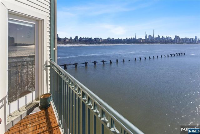 216 The Promenade, Edgewater, NJ 07020