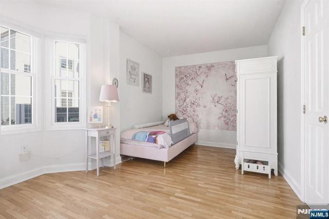 216 The Promenade, Edgewater, NJ 07020