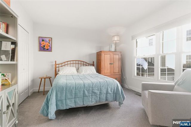 216 The Promenade, Edgewater, NJ 07020