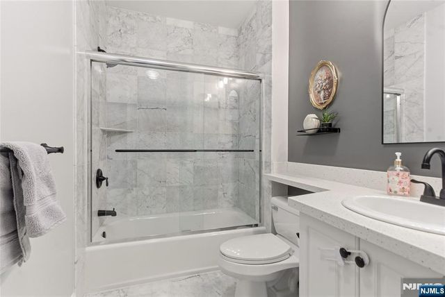 216 The Promenade, Edgewater, NJ 07020