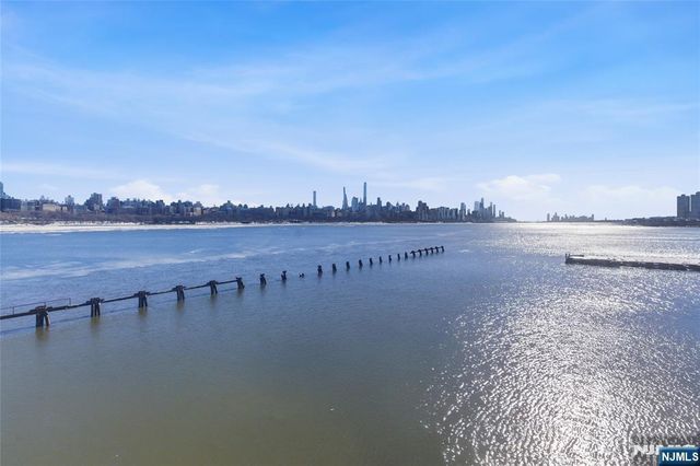 216 The Promenade, Edgewater, NJ 07020